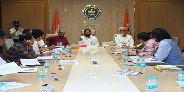 ठाणे सामान्य रुग्णालयाच्या कामाचा उपमुख्यमंत्र्यांकडून आढावा