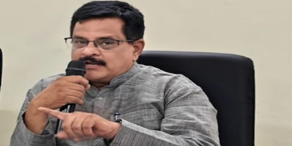 वसंतराव दत्तवाडे यांच्याकडून मर्यादित साधनांतून अमर्याद पत्रकारितेचा आदर्श: प्रसाद कुलकर्णी
