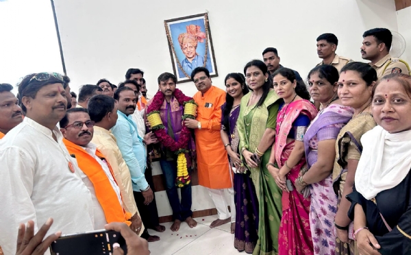 ओमराजे निंबाळकर ओमराजे निंबाळकर