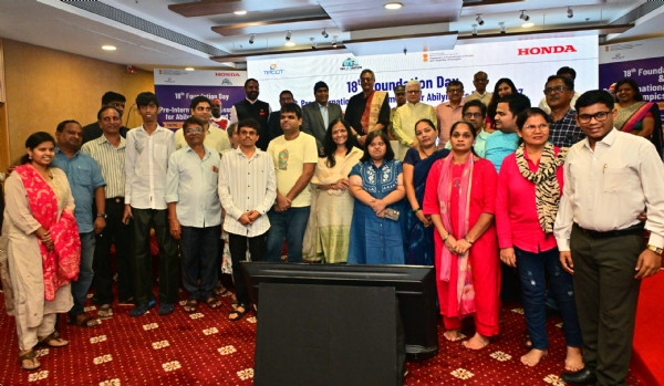 कॉर्पोरेट, शिक्षण संस्था व शासकीय विभागांनी दिव्यांगांसाठी रॊजगार, कौशल्य शिक्षणाच्या अधिक संधी निर्माण कराव्या: राज्यपाल