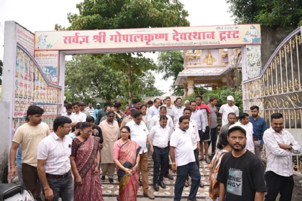 श्रीकृष्ण मंदिरालगतच्या अनधिकृत अतिक्रमणावर महानगरपालिकेचा कारवाईचा इशारा; श्रीकृष्ण मंदिरालगतच्या अनधिकृत अतिक्रमणावर महानगरपालिकेचा कारवाईचा इशारा;