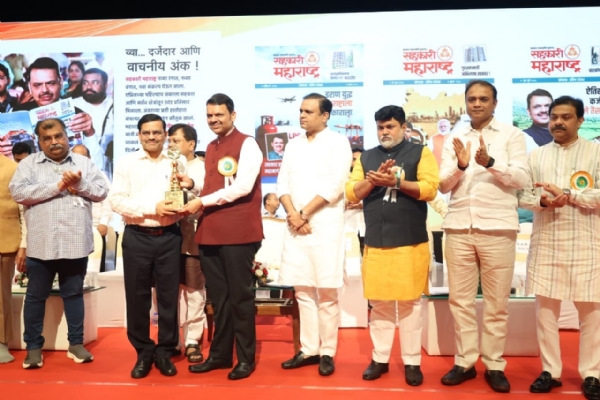 दीपक पटवर्धन यांना सहकार गौरव पुरस्कार