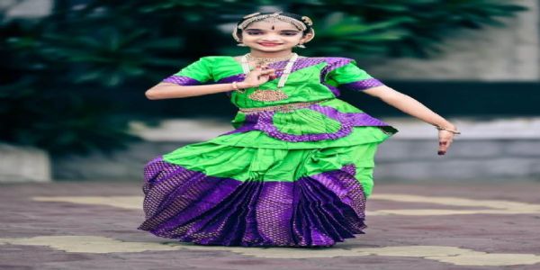 सोलापूरच्या अनुष्का आरकालचा आंतरराष्ट्रीय भरतनाट्यम् स्पर्धेत तृतीय क्रमांक