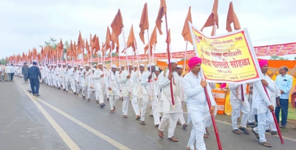 संत गजानन महाराज पालखीचे परभणी जिल्ह्यात भक्तिभावाने स्वागत : ‘गण गण गणात बोते’च्या जयघोषाने दुमदुमला परिसर