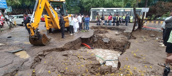 Satpur: 15-foot landslide at