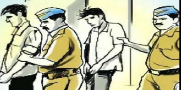 कंपनीतील ₹65 हजारांचा माल लंपास; दोन कर्मचारी अटकेत