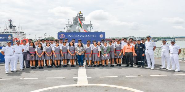 भारतीय नौदलाच्या युद्धनौकांच्या सिंगापूर भेटीची यशस्वी सांगता