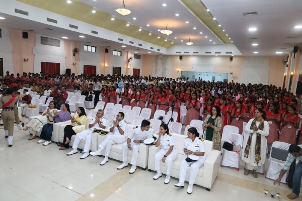 Golden opportunities in the Navy unveiled; enthusiastic participation by 875 students.