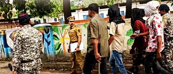 आरोपींची धिंड