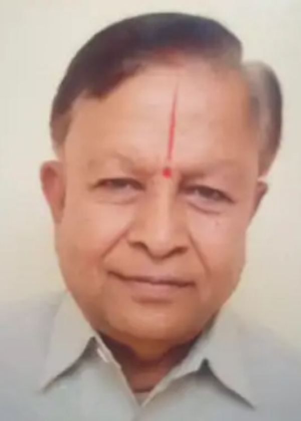 जहागीरपूर संस्थानच्या संचालकांनी भक्ताच्या अंत्यसंस्काराचे कर्तव्य पार पाडले:ओमप्रकाश परतानी यांनी माणुसकीचे अनोखे उदाहरण ठेवले जहागीरपूर संस्थानच्या संचालकांनी भक्ताच्या अंत्यसंस्काराचे कर्तव्य पार पाडले:ओमप्रकाश परतानी यांनी माणुसकीचे अनोखे उदाहरण ठेवले