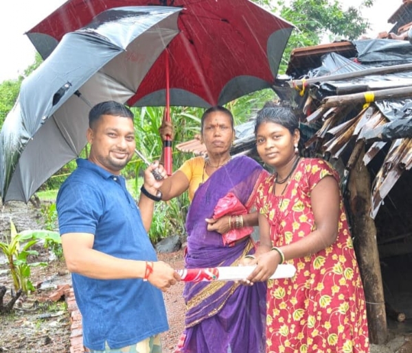 Support for the needy during the monsoon; umbrella distribution initiative in Bamangaon.