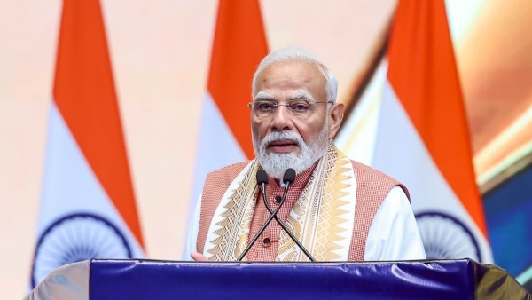 पाच फायटर जेट्सच्या सुरक्षेत पंतप्रधान मोदी जकार्तातून ऑस्ट्रेलियाकडे रवाना