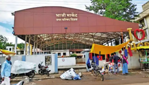 न.प.च्या नवीन मार्केटच्या लिलावावर गंभीर आक्षेप:मुख्यमंत्र्यांना निवेदन लिलाव रद्दची मागणी न.प.च्या नवीन मार्केटच्या लिलावावर गंभीर आक्षेप:मुख्यमंत्र्यांना निवेदन लिलाव रद्दची मागणी