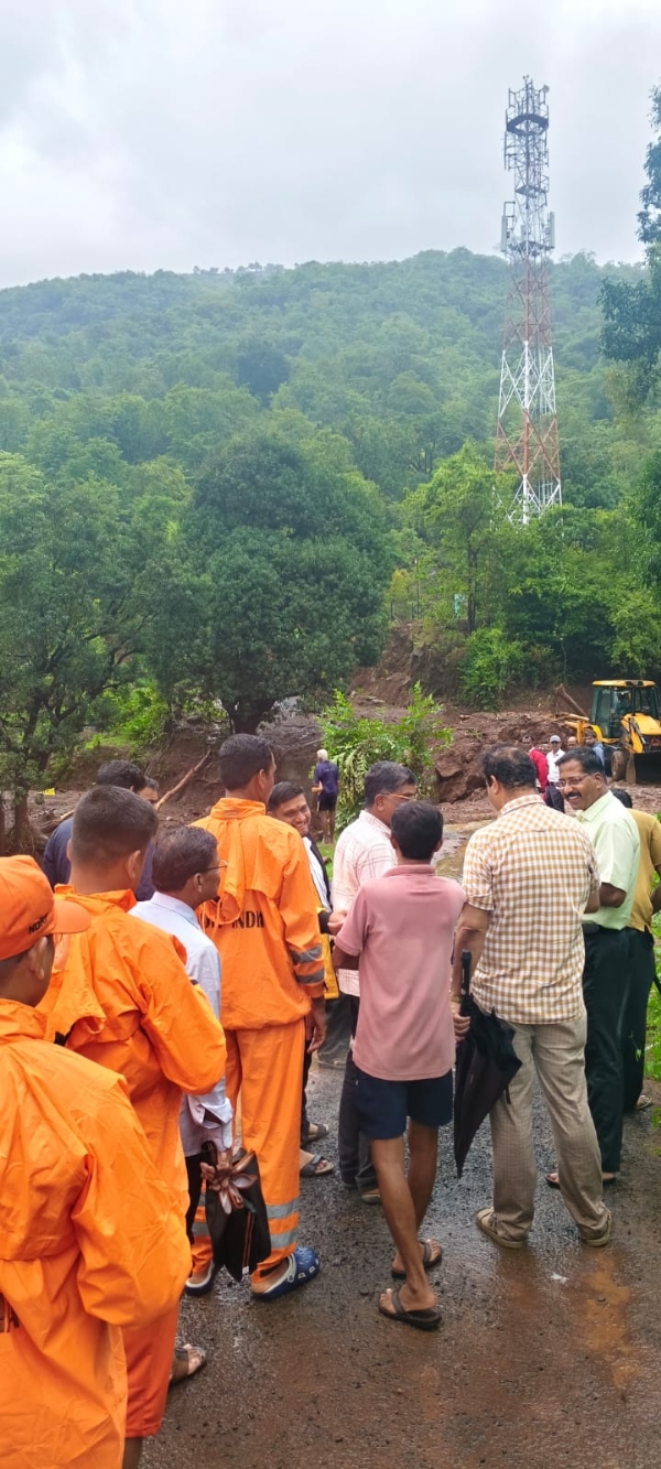 Landslide at Kshetrapal Dhangarwadi; 26 residents safely relocated. Landslide at Kshetrapal Dhangarwadi; 26 residents safely relocated.