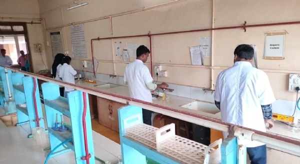 माती परीक्षण प्रयोगशाळा