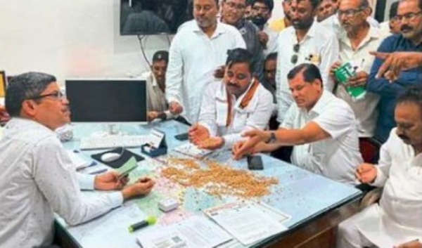 शेतकऱ्यावर दुबार पेरणीचे संकट शेतकऱ्यावर दुबार पेरणीचे संकट