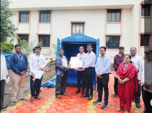 समाज कल्याण खात्या मार्फत गटई स्टॉलचे वितरण समाज कल्याण खात्या मार्फत गटई स्टॉलचे वितरण