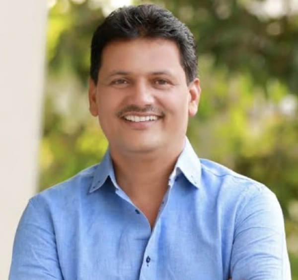 आरोग्य मंत्री प्रकाश आबिटकर