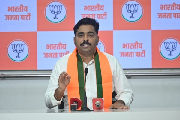 मनोरुग्ण संजय राऊत, उद्धव ठाकरेंना मानसोपचाराची गरज* भाजपा प्रदेश मुख्य प्रवक्ते नवनाथ बन मनोरुग्ण संजय राऊत, उद्धव ठाकरेंना मानसोपचाराची गरज* भाजपा प्रदेश मुख्य प्रवक्ते नवनाथ बन