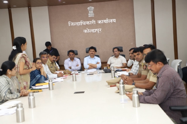 आरोग्यमंत्र्यांनी तात्काळ आढावा बैठक घेतली