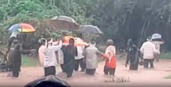 शेड नसल्याने दाहसंस्काराऐवजी दफनविधी