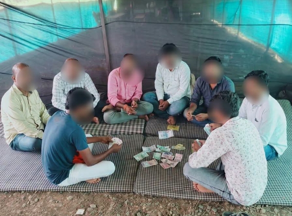 पोलीस कारवाई