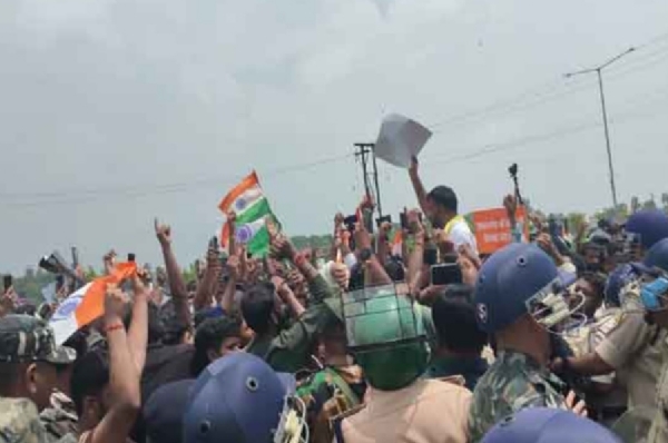JH JPSC STUDENT PROTEST LATHICHARGE WATER CANON
