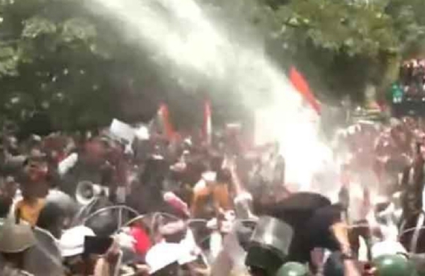 JH JPSC STUDENT PROTEST LATHICHARGE WATER CANON