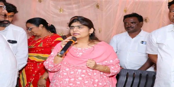 पायाभूत सुविधा उपलब्ध करून देण्यासाठी विकासकामांना सातत्याने प्राधान्य - श्रीजया चव्हाण