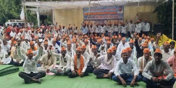 प्रकल्पग्रस्तांच्या न्याय-हक्कासाठी अमरावतीत सांकेतिक सत्याग्रह... प्रकल्पग्रस्तांच्या न्याय-हक्कासाठी अमरावतीत सांकेतिक सत्याग्रह...