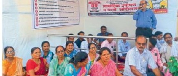 अर्ध्या मोबदल्यात राबतात वसतिगृह कर्मचारी अर्ध्या मोबदल्यात राबतात वसतिगृह कर्मचारी