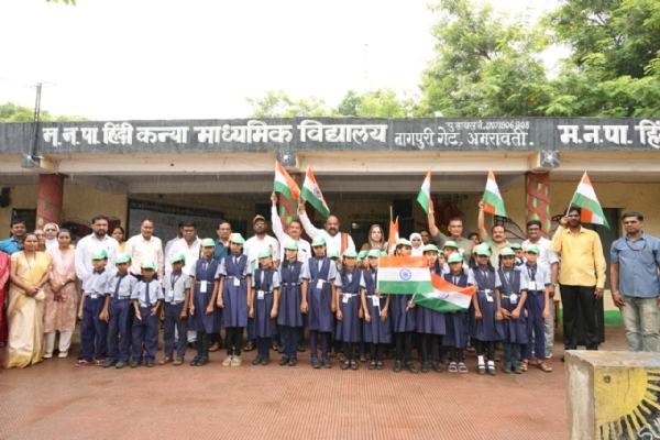 अमरावती मनपा वर्धापन दिनानिमित्त वृक्षारोपण व चित्रकला स्पर्धेला उत्स्फूर्त प्रतिसाद