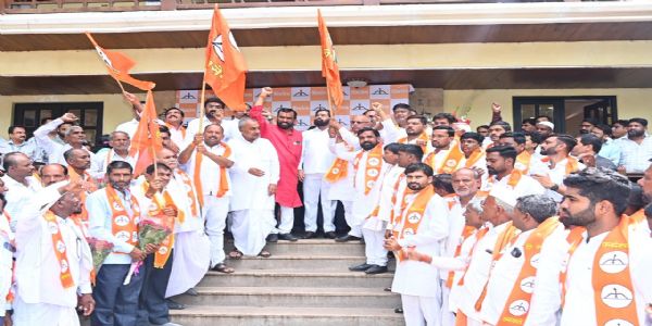 नांदेडमधील विविध पक्षांतील पदाधिकारी-कार्यकर्त्यांचा शिवसेनेमध्ये पक्षप्रवेश