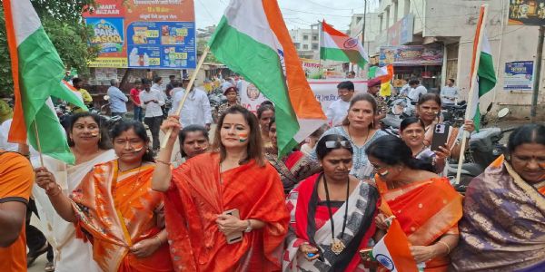 बीड शहरात भाजप वतीने तिरंगा रॅली.. नागरिकांचा उत्स्फूर्त प्रतिसाद