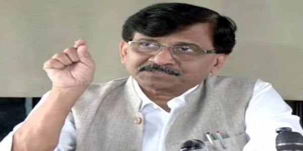 मुळात आयोगाने फुटीर गटाला मान्यता देणं हे बेकायदेशीर आणि घटनाबाह्य - संजय राऊत