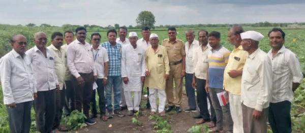 पोलीस आपल्या बांधावर