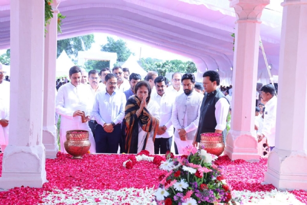 विलासराव देशमुख विलासराव देशमुख