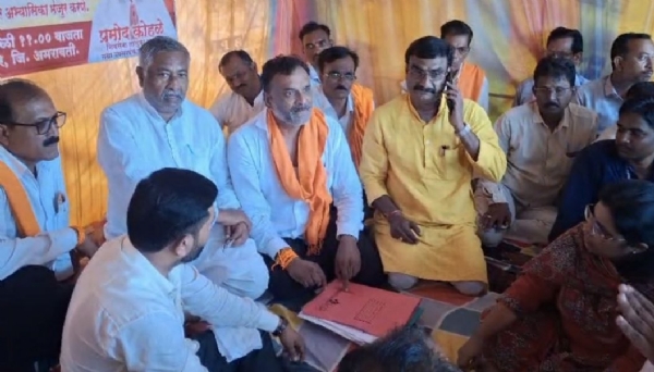 धानोरा गुरव ग्रामपंचायत भवनाचा वाद चिघळला; उपसरपंचांचे आमरण उपोषण