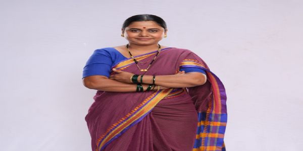 ‘बाबांनी माझ्या स्वप्नांना कधीच बंधन घातलं नाही’; हेमांगी कवीने सांगितला स्वातंत्र्याचा अर्थ