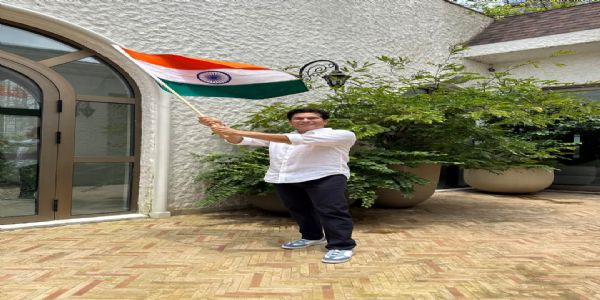 भारतीय आजी-माजी क्रिकेटपटूंनी दिल्या स्वातंत्र्यदिनाच्या शुभेच्छा