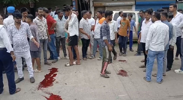 हिंगणघाटमध्ये ट्रॅव्हल्सच्या धडकेत तीन मुलींचा मृत्यू हिंगणघाटमध्ये ट्रॅव्हल्सच्या धडकेत तीन मुलींचा मृत्यू