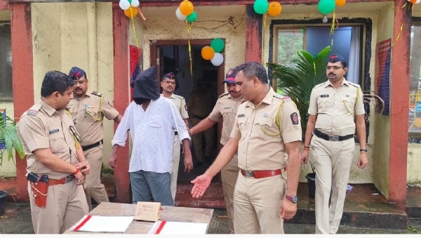 Drug den destroyed in Vangani
