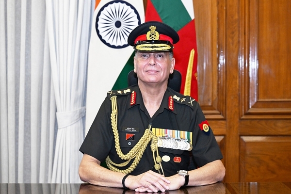 भारतीय लष्करी प्रमुख धीरज सेठ यांना नेपाळी लष्कराकडून मानद पदवी प्रदान