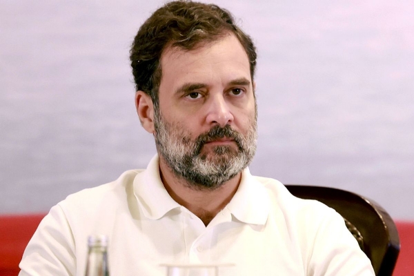 बेहिशोबी मालमत्ता प्रकरणात राहुल गांधींना सुप्रीम कोर्टाचा दिलासा; २० ऑगस्टची सुनावणी स्थगित बेहिशोबी मालमत्ता प्रकरणात राहुल गांधींना सुप्रीम कोर्टाचा दिलासा; २० ऑगस्टची सुनावणी स्थगित