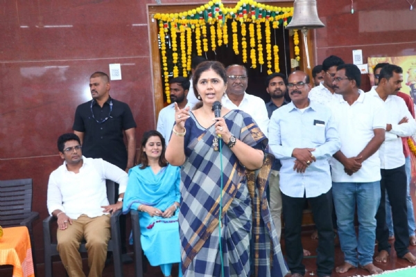पंकजा मुंडे