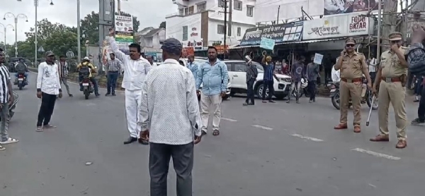 अमरावतीत अवैध व्यवसायांविरोधात नागरिकांचा एल्गार; यशोदा नगर चौकात रास्ता रोको