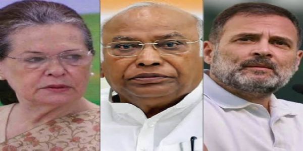 ‘वंदे मातरम्’च्या गायनात अडथळा आणल्याप्रकरणी सोनिया गांधी, राहुल गांधी व खरगे यांच्याविरोधात पोलिसात तक्रार
