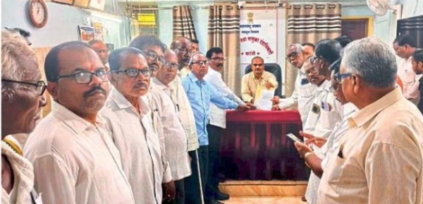 घटनेतील दोषी निश्चित करून त्यांच्यावर कठोर कारवाई करावी आणि आश्रमशाळांमधील. घटनेतील दोषी निश्चित करून त्यांच्यावर कठोर कारवाई करावी आणि आश्रमशाळांमधील.