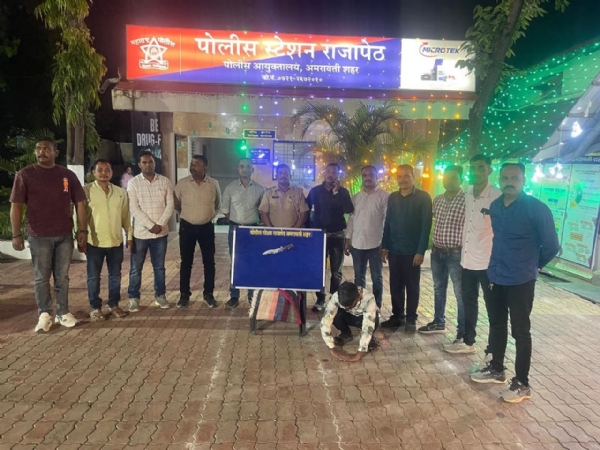 इंस्टाग्रामवर प्राणघातक शस्त्राचा फोटो व्हायरल; २० वर्षीय युवक ताब्यात इंस्टाग्रामवर प्राणघातक शस्त्राचा फोटो व्हायरल; २० वर्षीय युवक ताब्यात