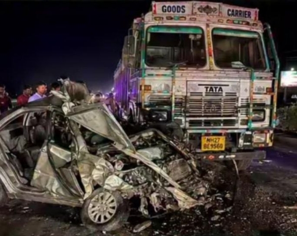 भीषण ट्रक-कार अपघातात उद्योजक किशोर काकाणी यांचा मृत्यू भीषण ट्रक-कार अपघातात उद्योजक किशोर काकाणी यांचा मृत्यू